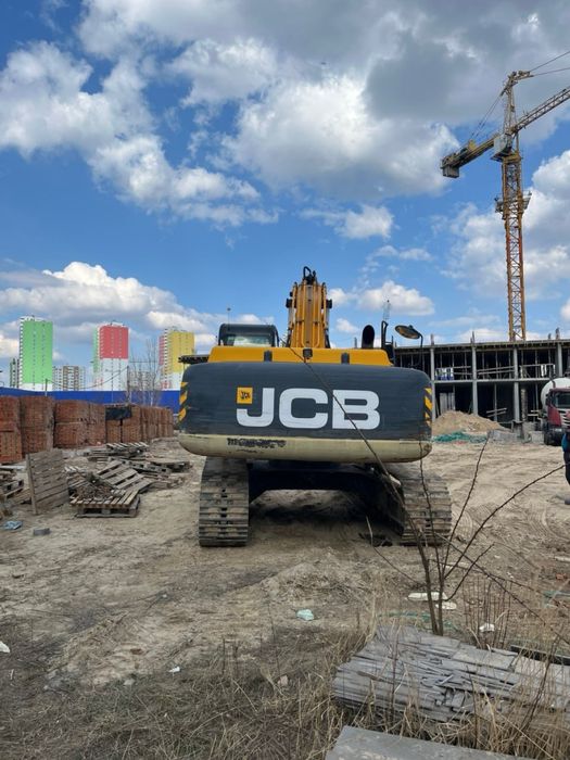 Продам гусеничний екскаватор JCB JS330 LC