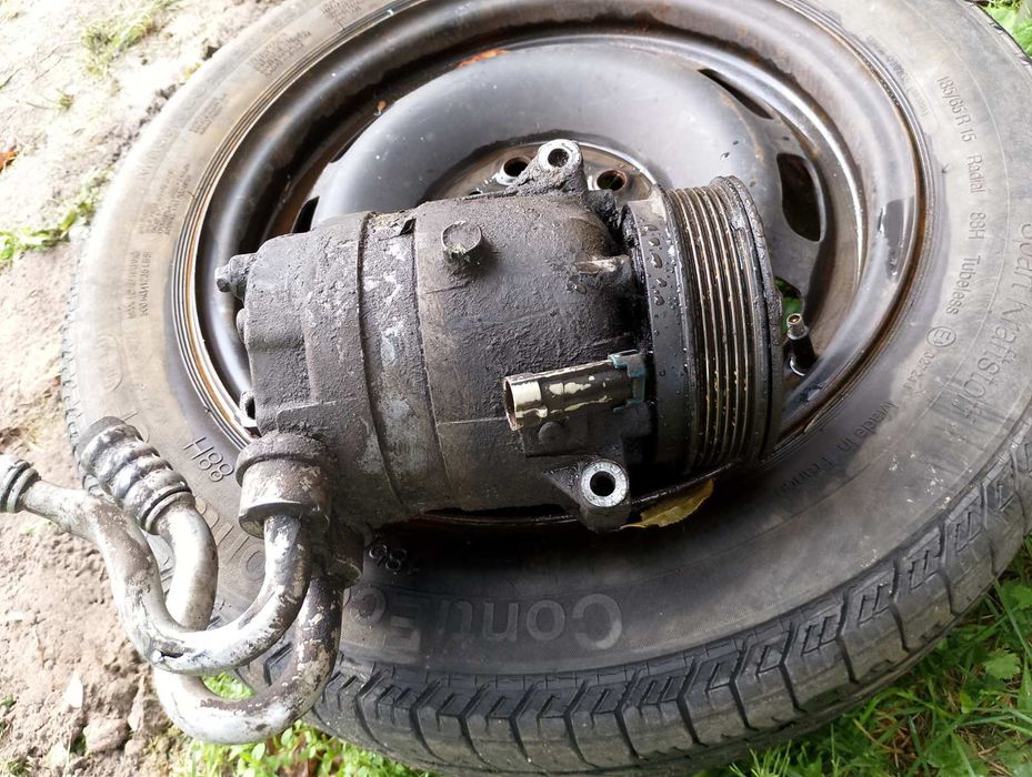 Компресор кондиціонера Опель Вектра Б 2.0 Дизель