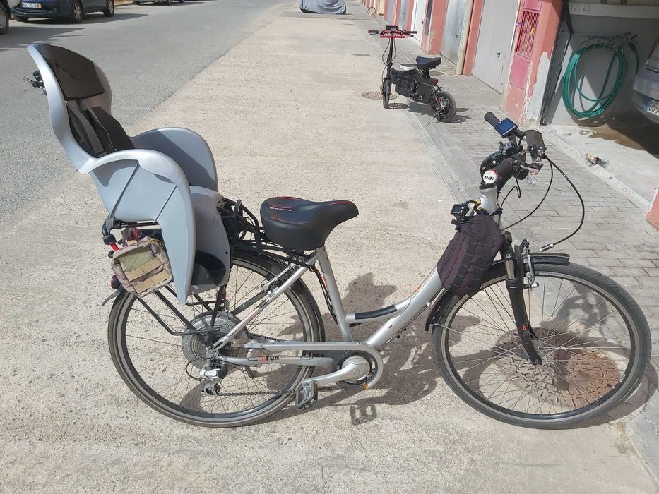 KTM eléctrica com bateria