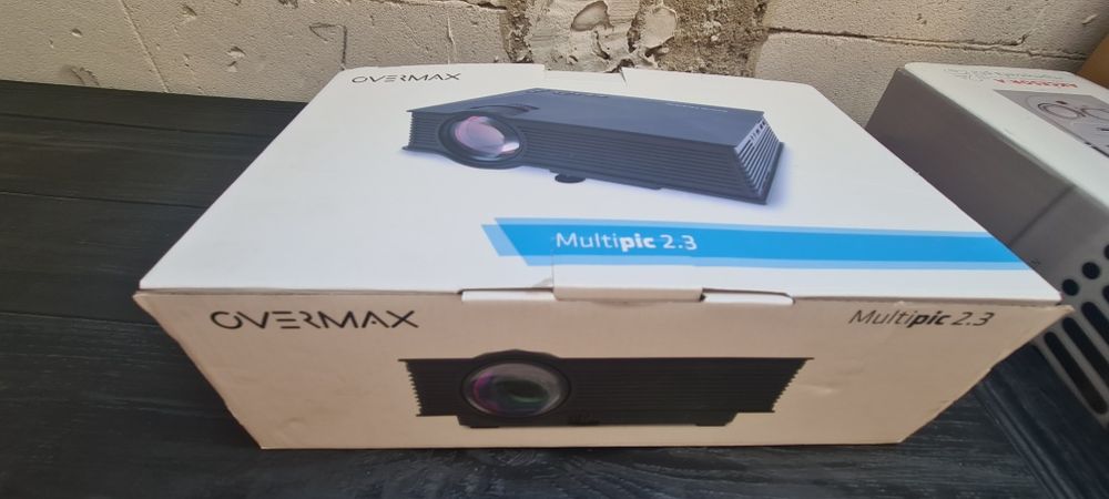 Zestaw ekran i projektor overmax