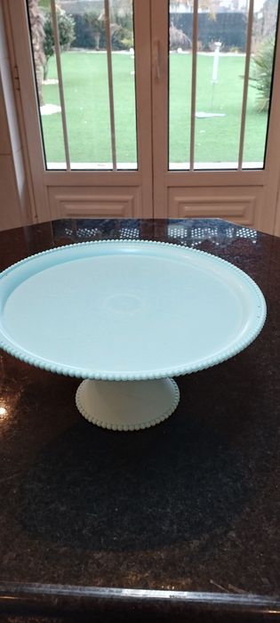 Boleira para bolos e conjunto de quatro pratos