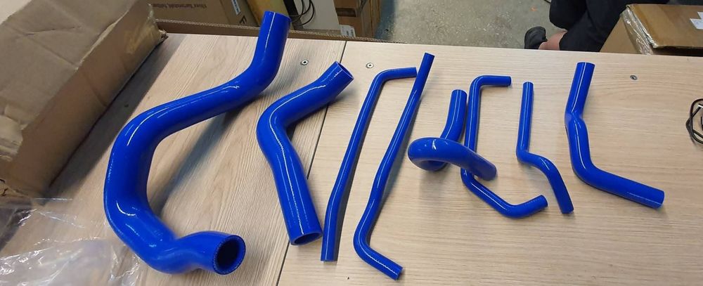 Przewody silikonowe wody BMW E34