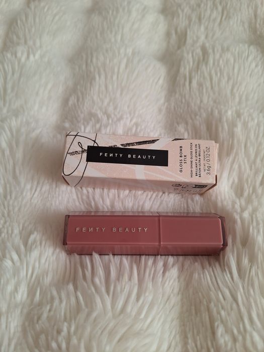 Gloss stick Fenty fussy