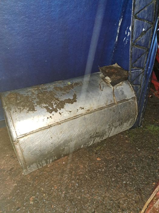 Бочка цистерна бензовоз Шини на титана 195/70/15с. З Ш на дисках 195/5