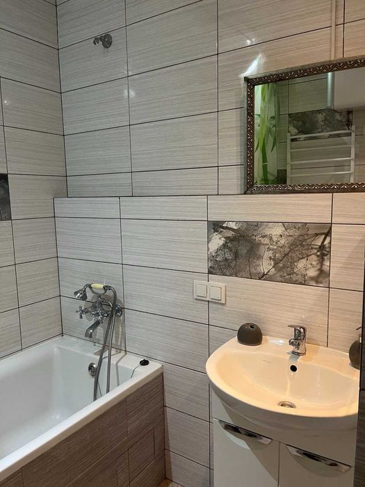 Продаж дохідної нерухомості діючий бізнес Освіти 14а 241м2 без комісії