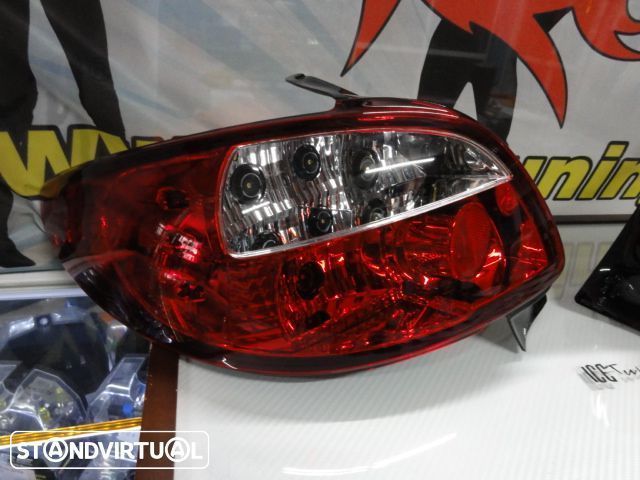 Faróis / farolins traseiros para Peugeot 206 fundo vermelho cristal