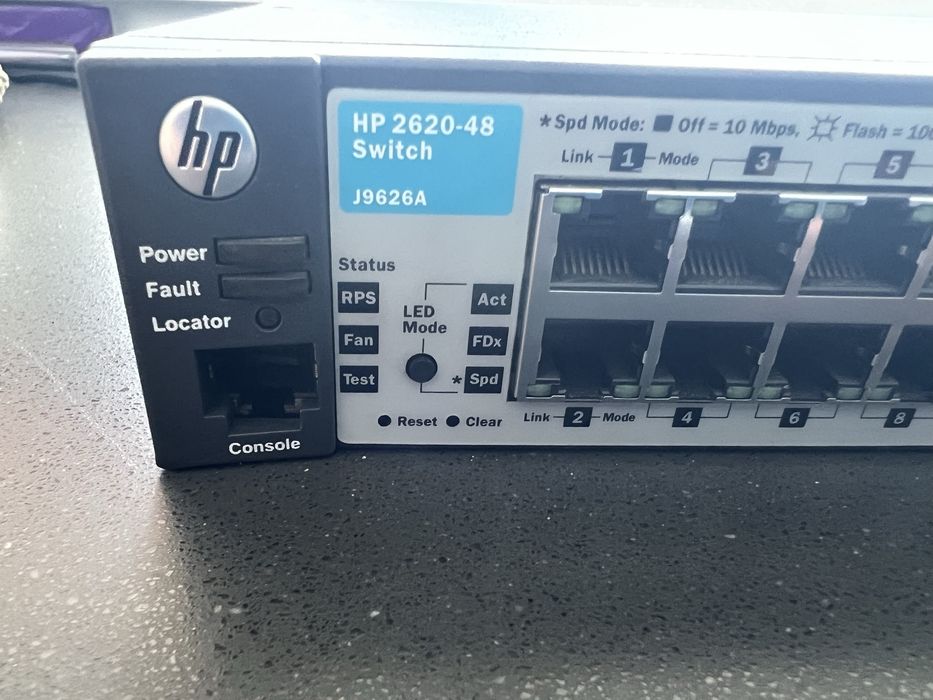 Switch 16 portas - HP J9627A - HP 2620 48 - Port PoE+ Switch