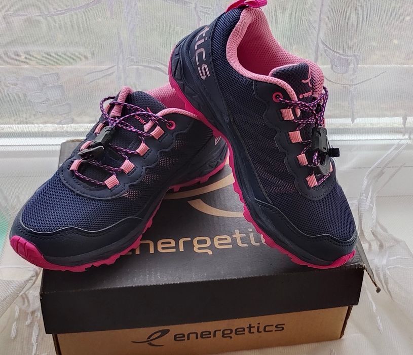 Нові кросівки anegretics