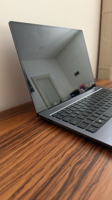 Portátil HUAWEI MateBook 14 (14'' - AMD Ryzen 7 5700U - RAM: 16 GB - 512 GB SSD - AMD Radeon Graphics)