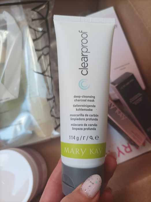 Maska z aktywnym węglem głęboko oczyszczająca Clear Proof MARY KAY