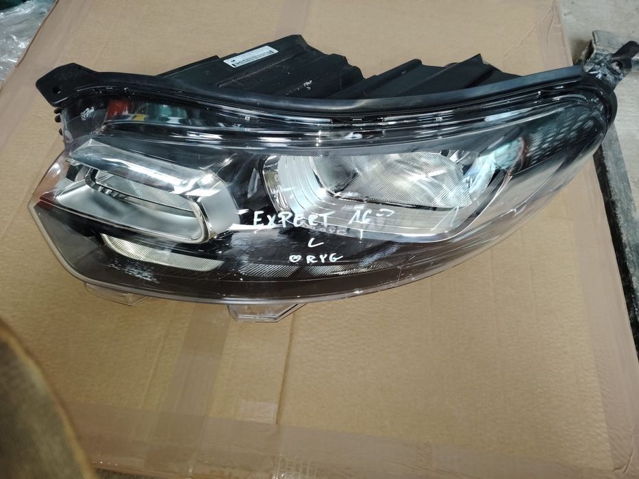 Lampa przednia Peugeot Expert lewa