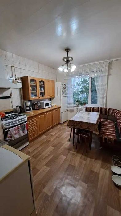 Продам просторную 5к квартиру для большой семьи проспект Героев Победа