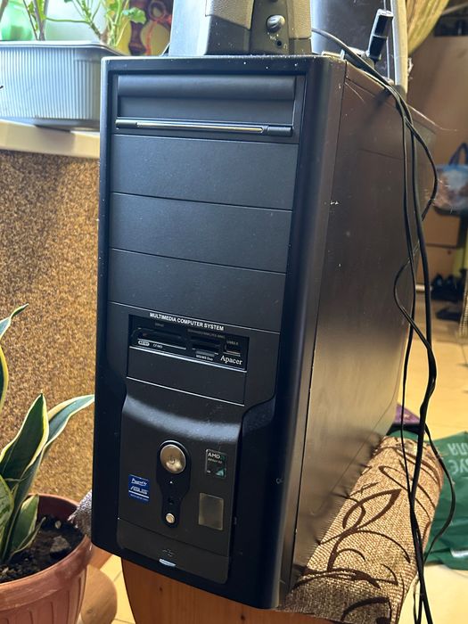 Техніка, компʼютер, монітор, колонки, камера