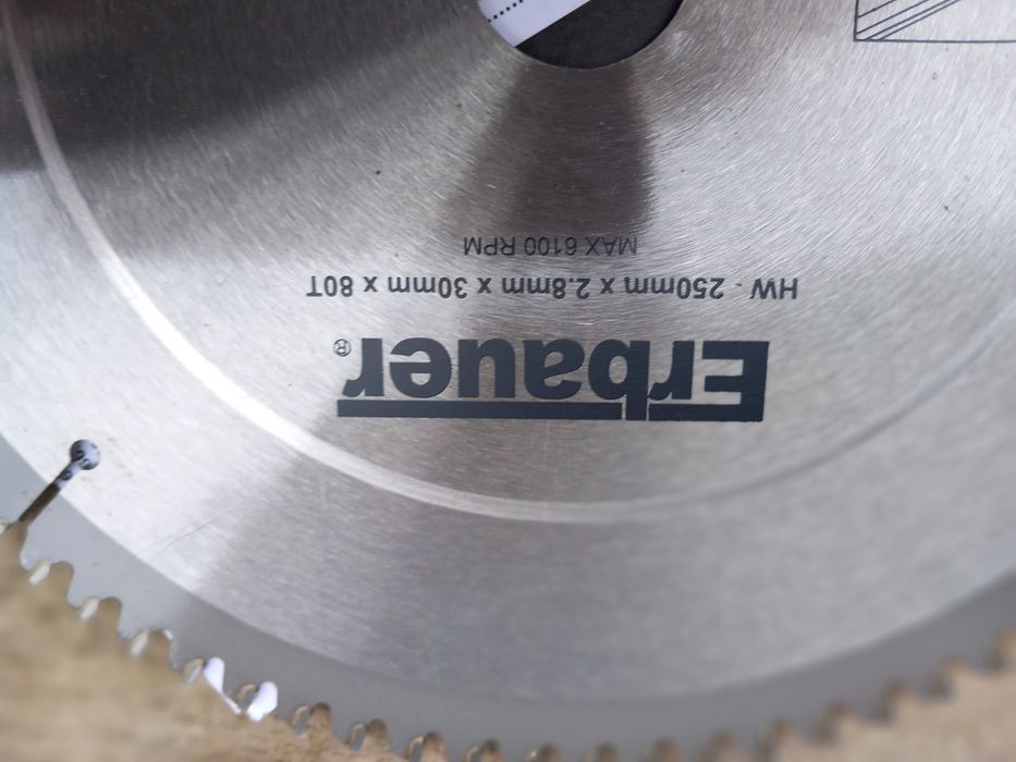 Tarcza uniwersalna Erbauer 250 x 30/25/20/16 mm 80