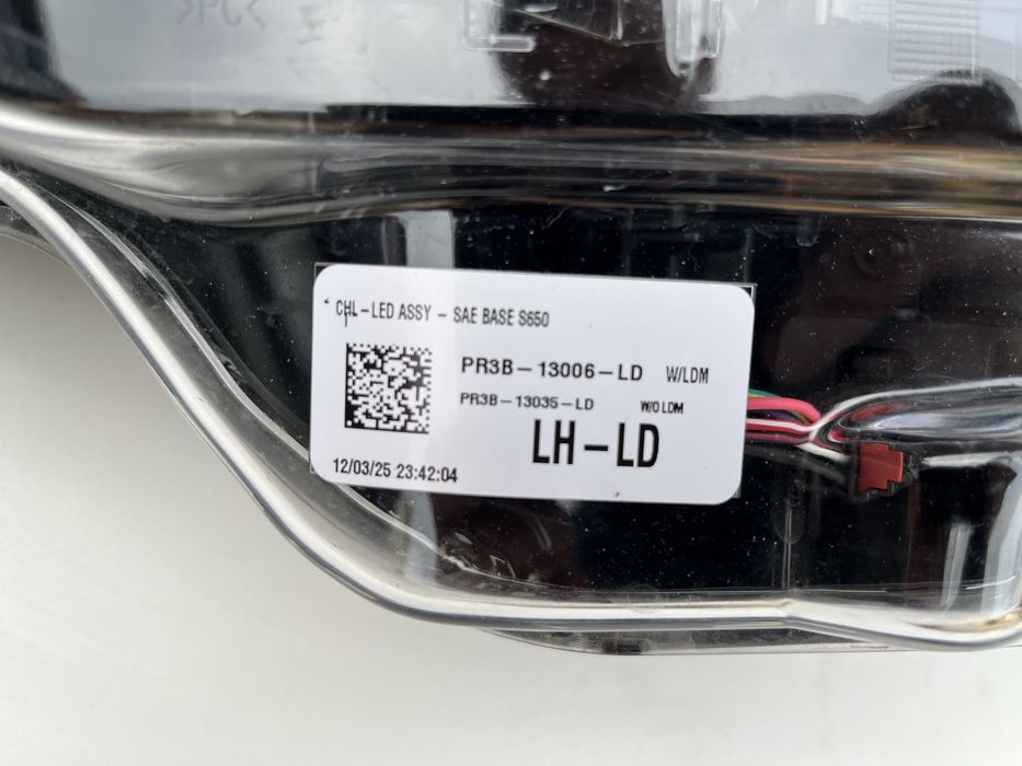 Фара ліва Ford Mustang S650 2024 2025 америка PR3B-13006-LD Base LED