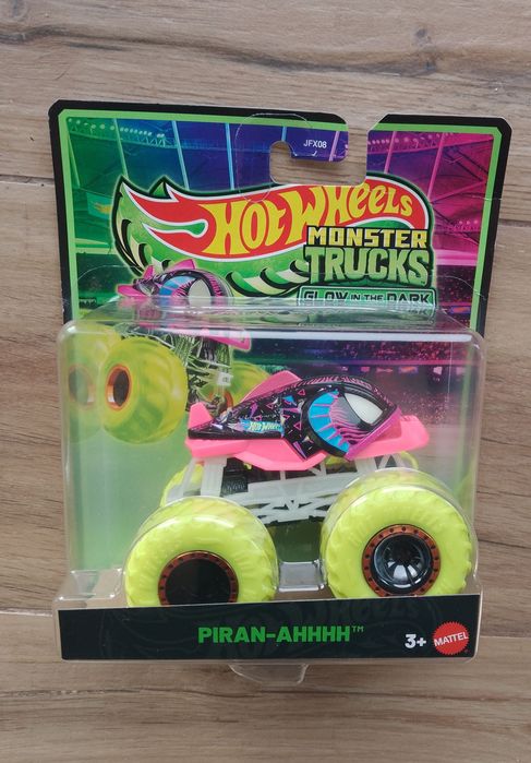 Hot wheels Piran-ahhhh monster trucks świecący w ciemności