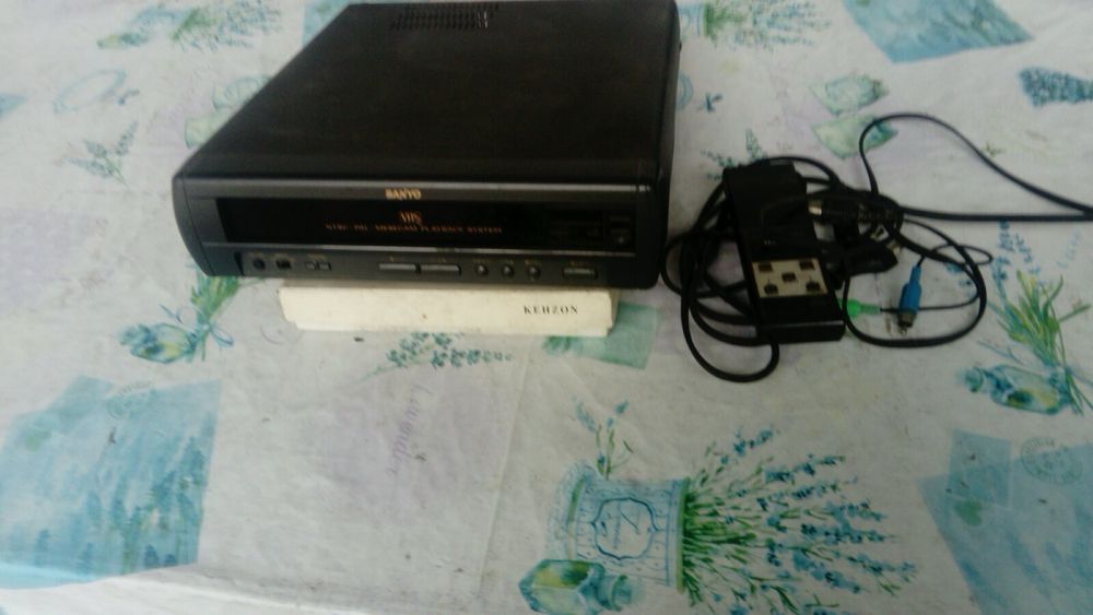 Відеоплеєр продам