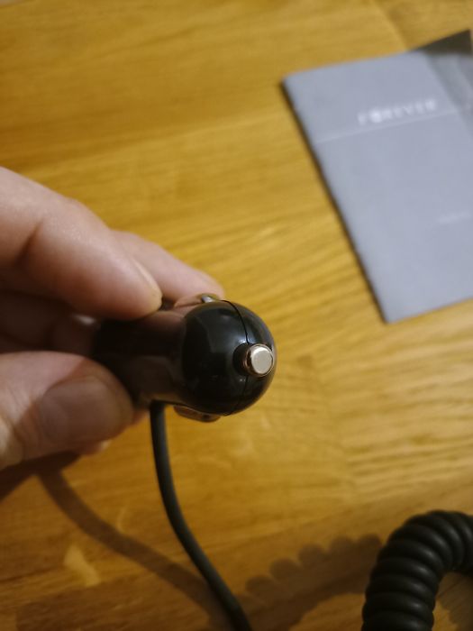 Ładowarka samochodowa do telefonów