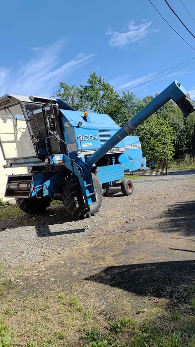 Kombajn zbożowy BIZON REKORD Z058