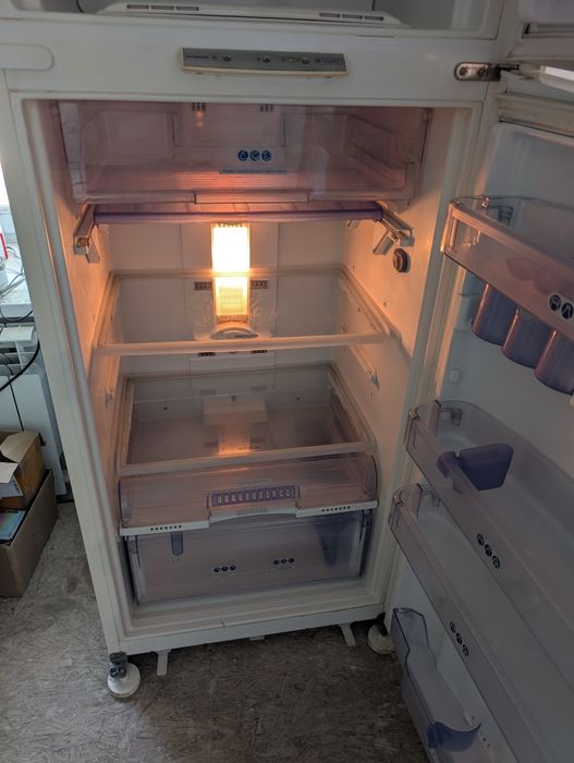 Холодильник Whirlpool Nofrost