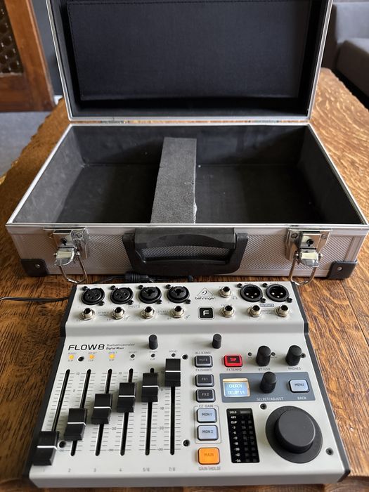 Behringer flow 8 mikser cyfrowy