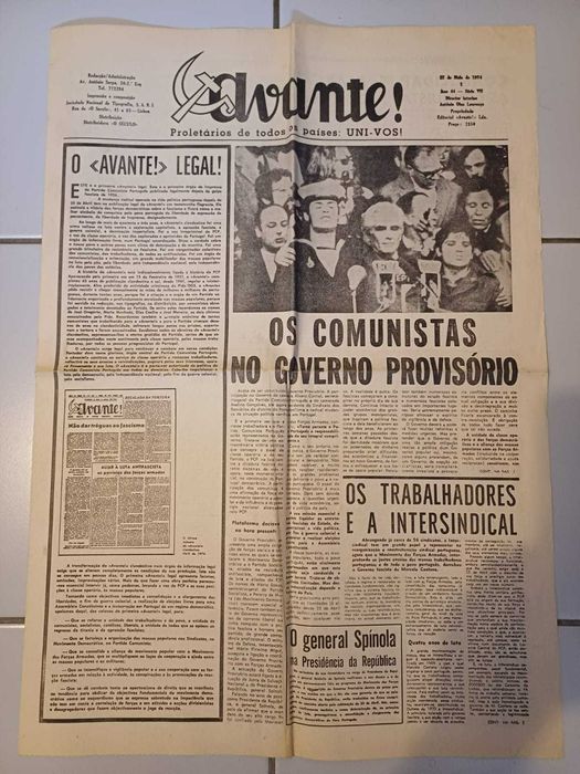 Coleção de Jornais (25 de Abril)