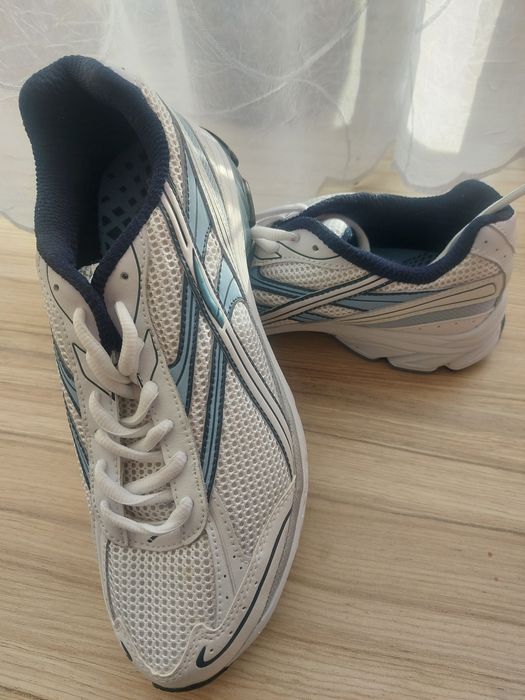 Białe adidasy nowe