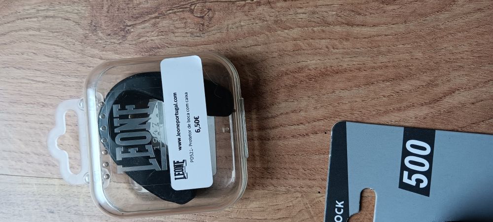 Luvas de boxe, boqueira e duas ligas