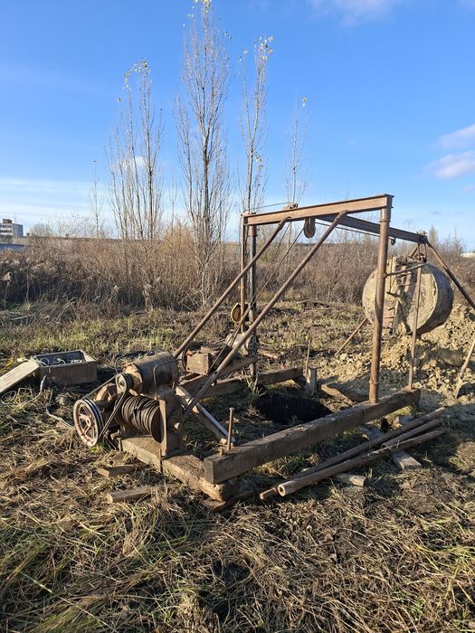 Установка для копання криниць.Електро бурова