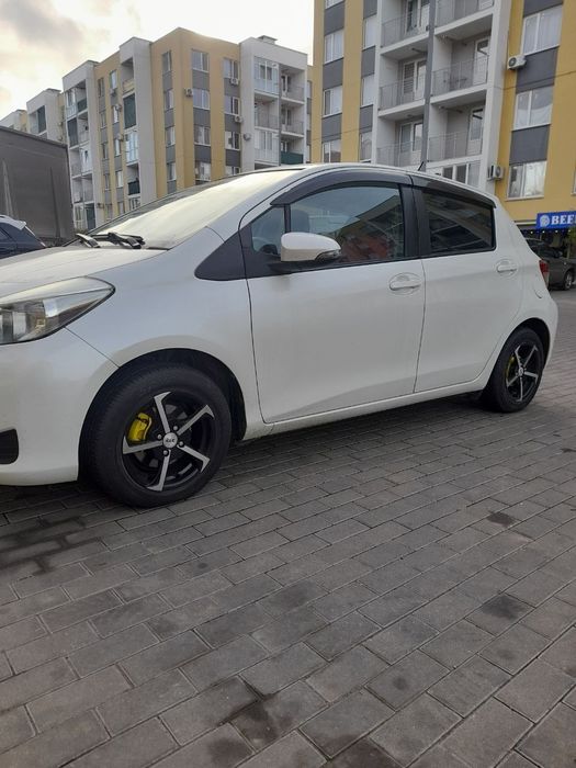 Продам TOYOTA Yaris 2011. Автомат