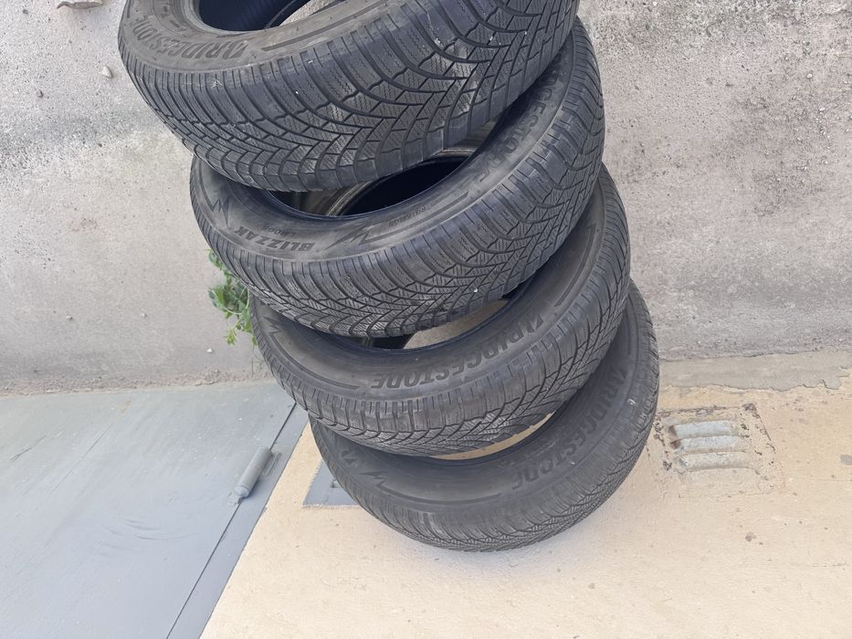 Зимова резина Bridgestone 215/65/r17