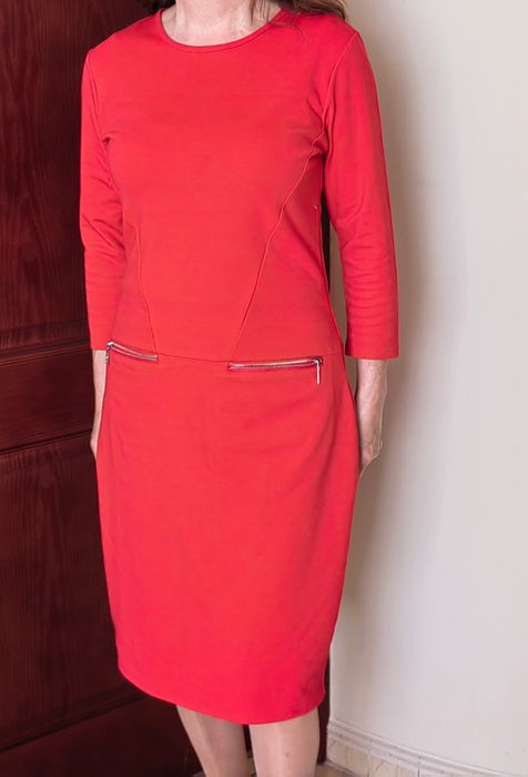 Sukienka midi czerwona z dzianiny r.36-38"Top Secret" nowa.