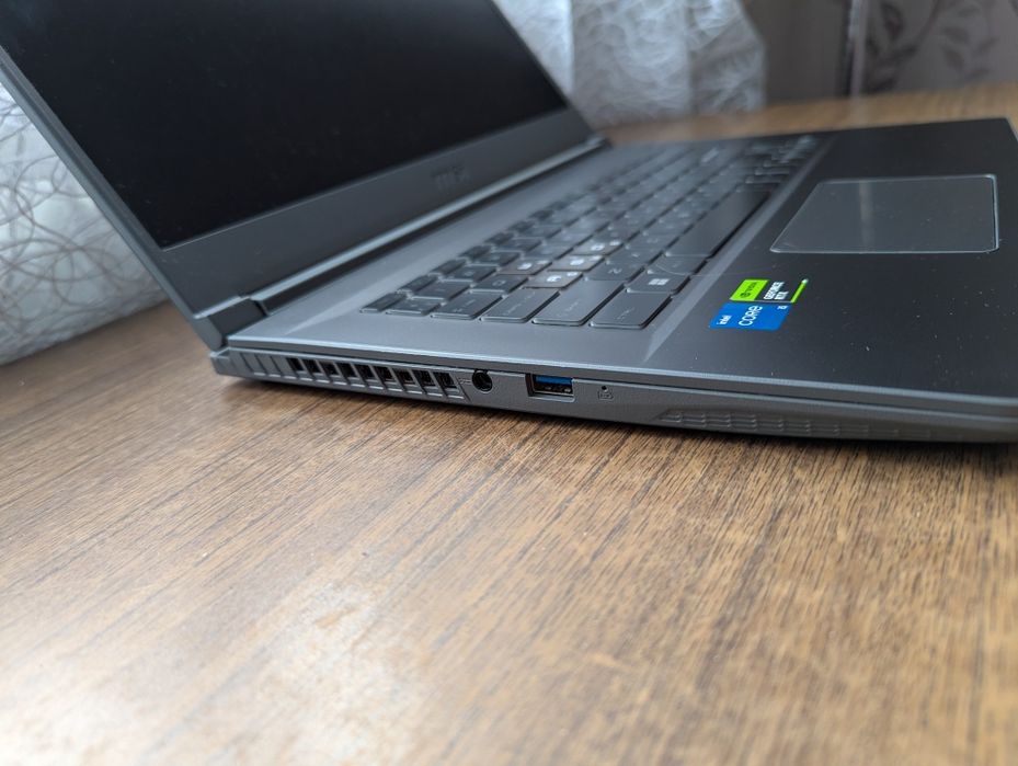 MSI thin 15 rtx3050 ПОЛНЫЙ ЗАВОДСКОЙ КОМПЛЕКТ. Покупался официально в Розетке, есть напечатанный чек и еще 3 месяца официальной гарантии от MSI.