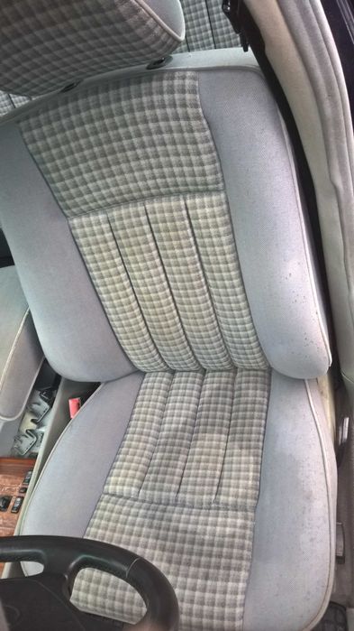 Fotel kierowcy pasażera podłokietnik boczki Mercedes w124 kod 378