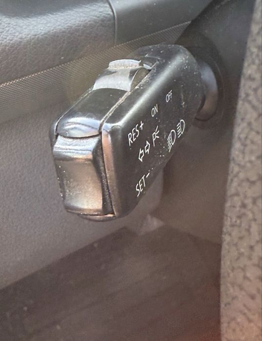 Автомобіль volkswagen touran