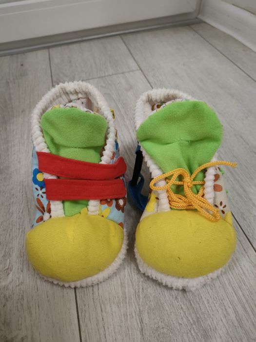 Развивающая игрушка, бизи куб (сапожки)