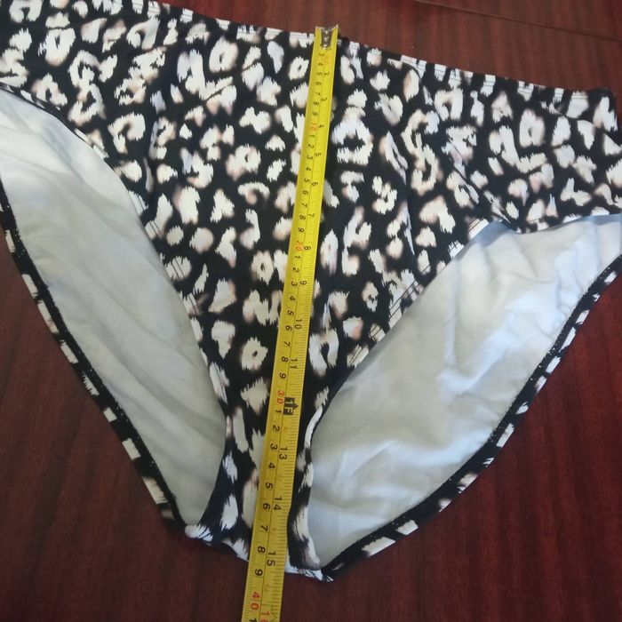 Новий купальник леопардовий , розмір 60-62