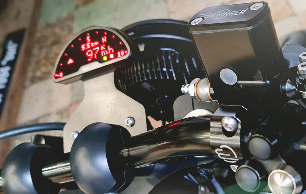 Triumph Bonneville T100 - única