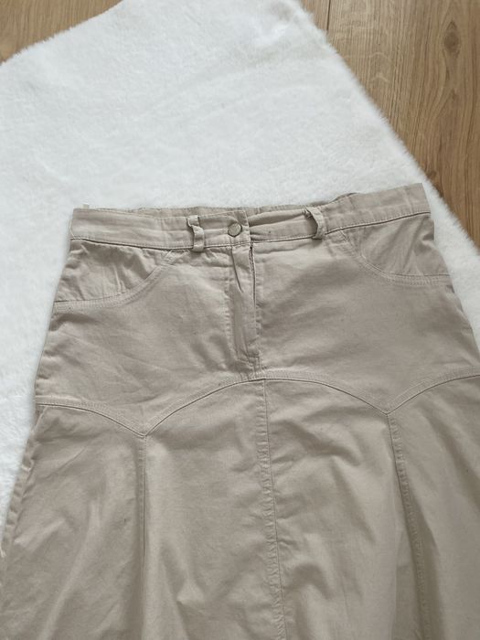 Beżowa spódnica do kolan M 38 basic