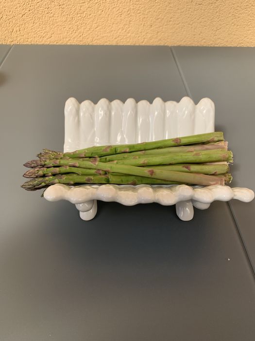 Naczynie do serwowania szparagi