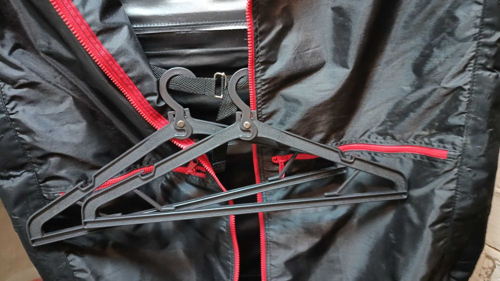 Etui, pokrowiec na ubranie, garnitur Giramondo