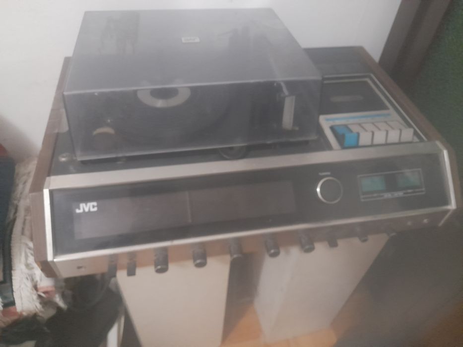 Radio de gira discos  antigos.