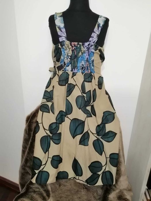 Vestido tecido fino de alças Tam. M - como novo