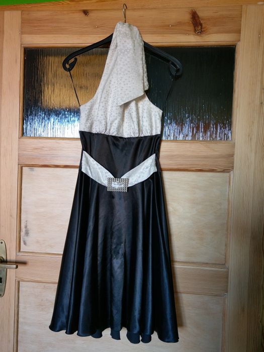 Czarno biała sukienka