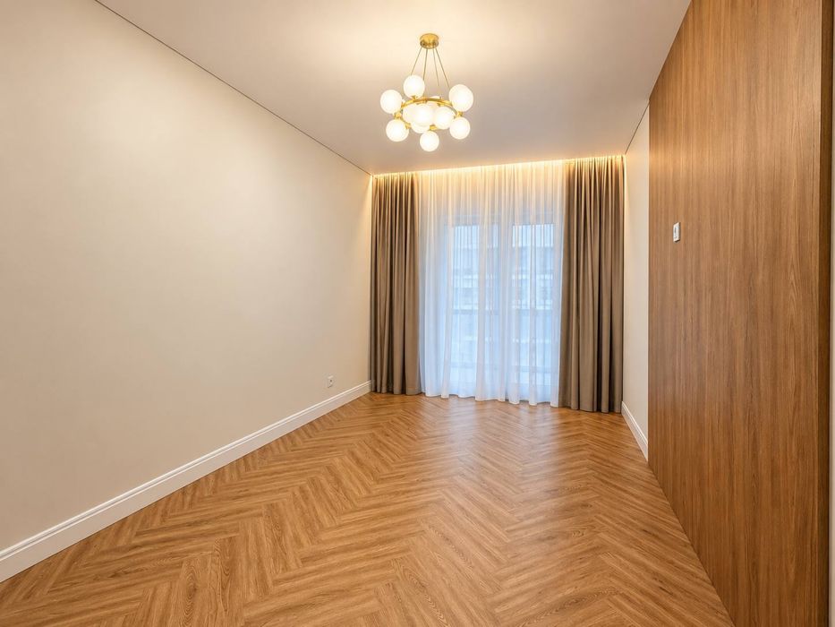 Продаж 2к квартири ЖК В4/ Вулиця Бабяка/ 72 м2/Новий ремонт/Газове опаленняі Балкон/Газ/Паркінг