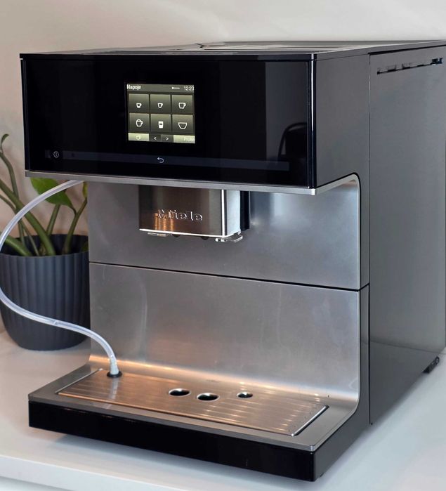 Ekspres Miele CM 7300 czarny, OneTouch, winda, coffepassion, gwarancja