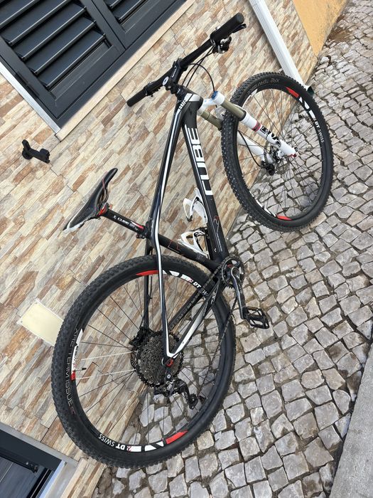 Cube btt carbono