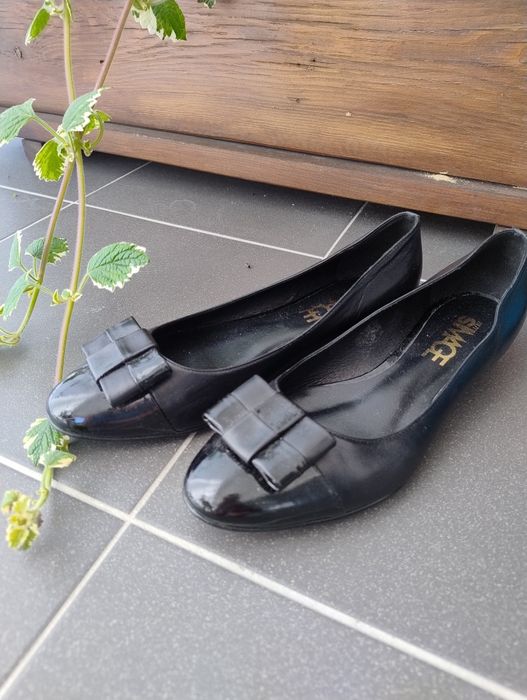 Półbuty czarne skórzane rozm 39