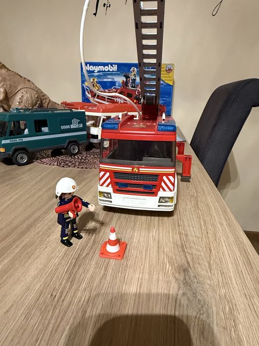 Wóz  strażacki z drabiną playmobil