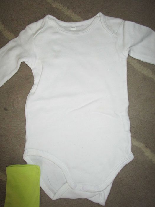 Conjunto de 5 bodies de manga comprida (6 - 9 meses)